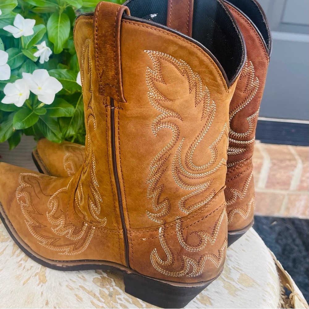 Laredo Tan Embroidered Western Heeled Boots - Picture 6 of 13